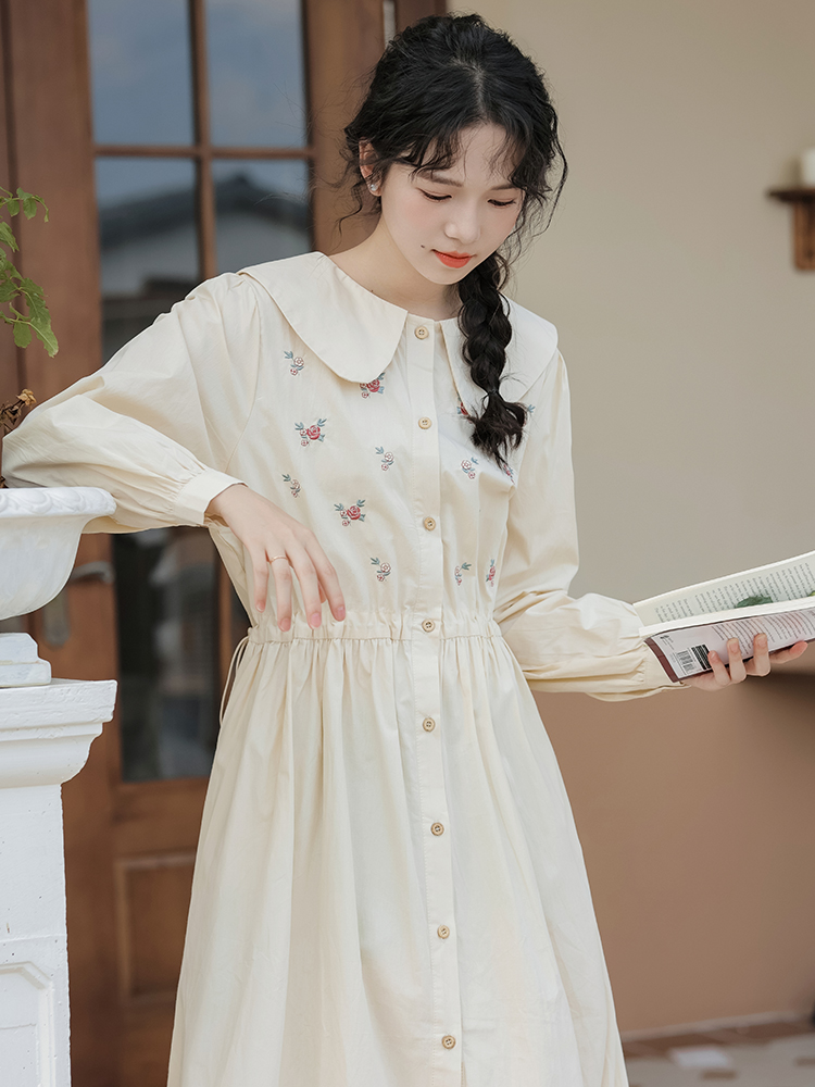 Artistic Retro Cinched Waist Dress Women 2023 Spring Embroidered Doll Collar Lantern Sleeve A-Line Dress