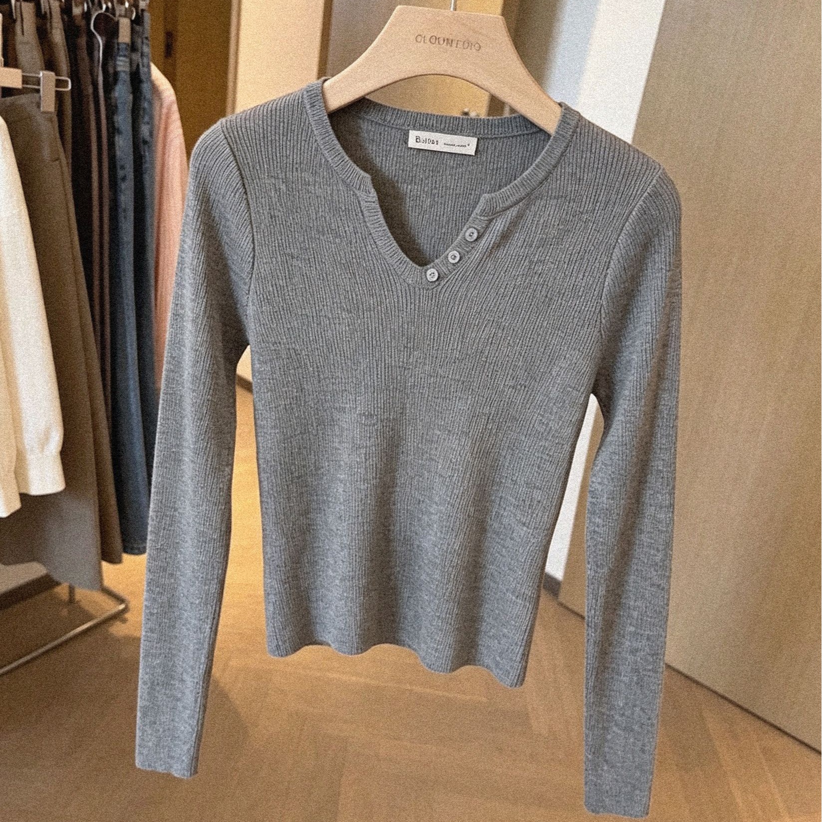 Designer V-Neck Women's Lazy Style Pullover Slimming Wool Knit Sweater Fall Inner Layer Base - Image 5